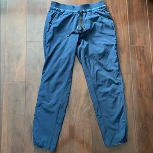RARE Lululemon jogger size 6
